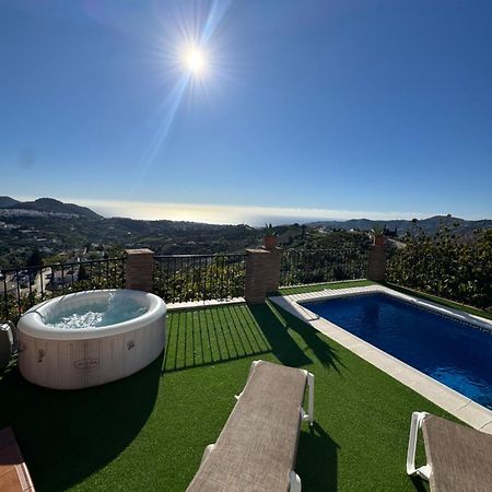 Villa En Frigiliana Con Piscina, Jacuzzi Y Espectaculares Vistas Eksteriør billede