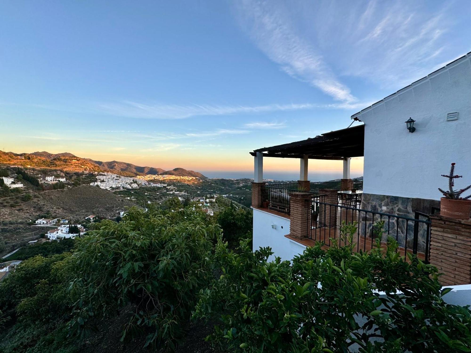 Villa En Frigiliana Con Piscina, Jacuzzi Y Espectaculares Vistas Eksteriør billede