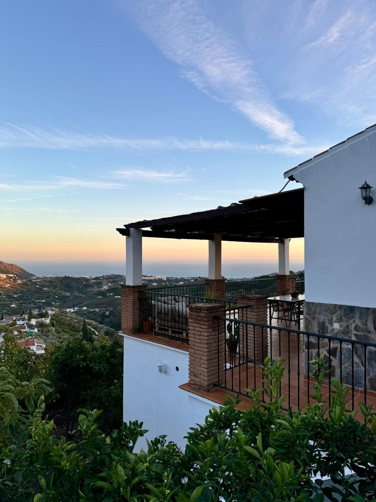 Villa En Frigiliana Con Piscina, Jacuzzi Y Espectaculares Vistas Eksteriør billede