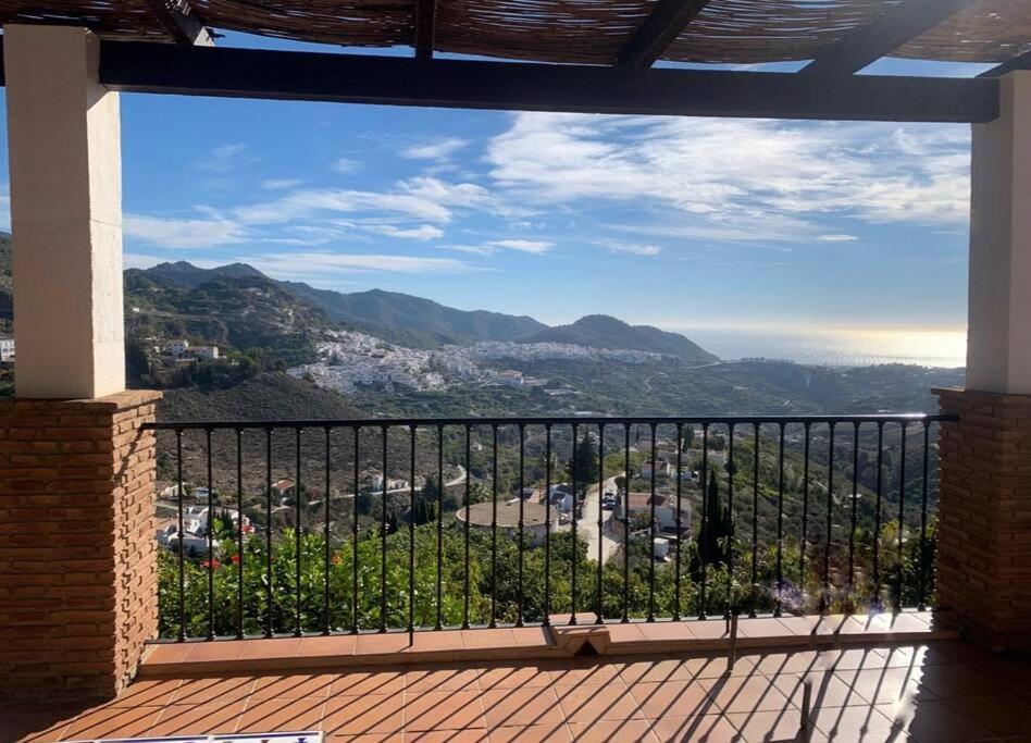 Villa En Frigiliana Con Piscina, Jacuzzi Y Espectaculares Vistas Eksteriør billede